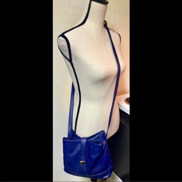 Blue Faux Leather Purse/Bag, Long Strap,Gold Clasp - Picture 3 of 6
